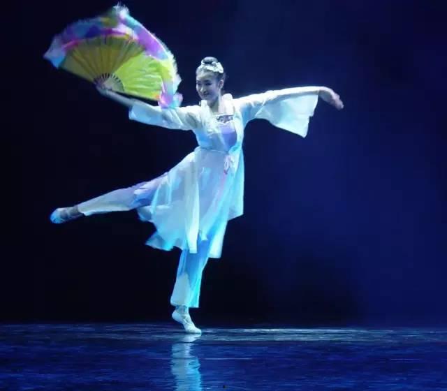 七叶成人舞蹈视频大全,动感舞步演绎激情魅力