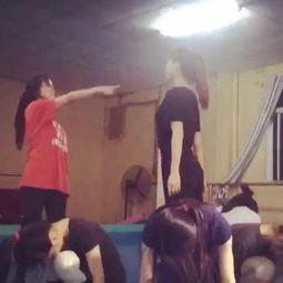 成人简易舞串烧视频