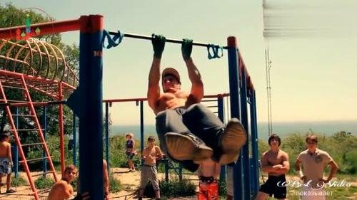 双杠健身成人教学视频,轻松掌握成人核心锻炼技巧